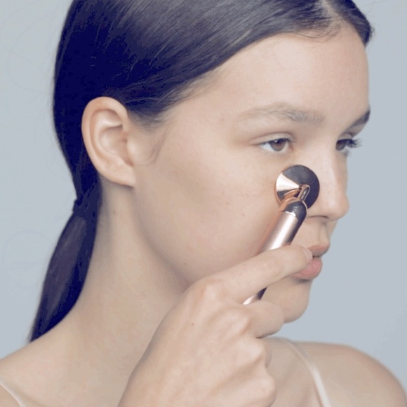 Luxe + Willow PHOENIX - Rose Quartz Vibrating Facial Roller BNIB! - Picture 11 of 12